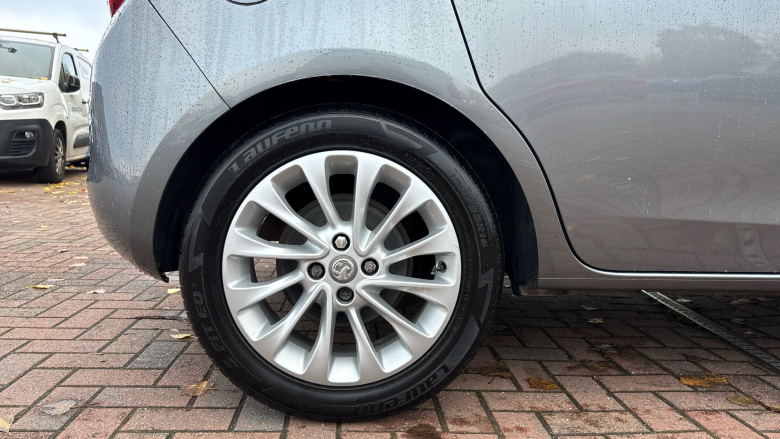 Vauxhall Corsa 1.4 SE Nav 5dr Petrol Hatchback